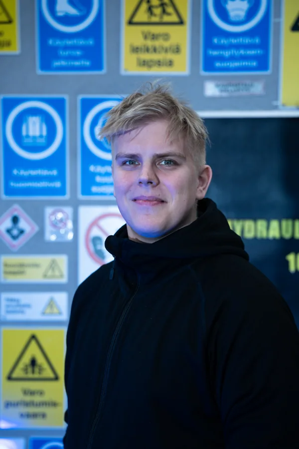 Otto Rinne Hydraulic Press Channelin työympäristössä